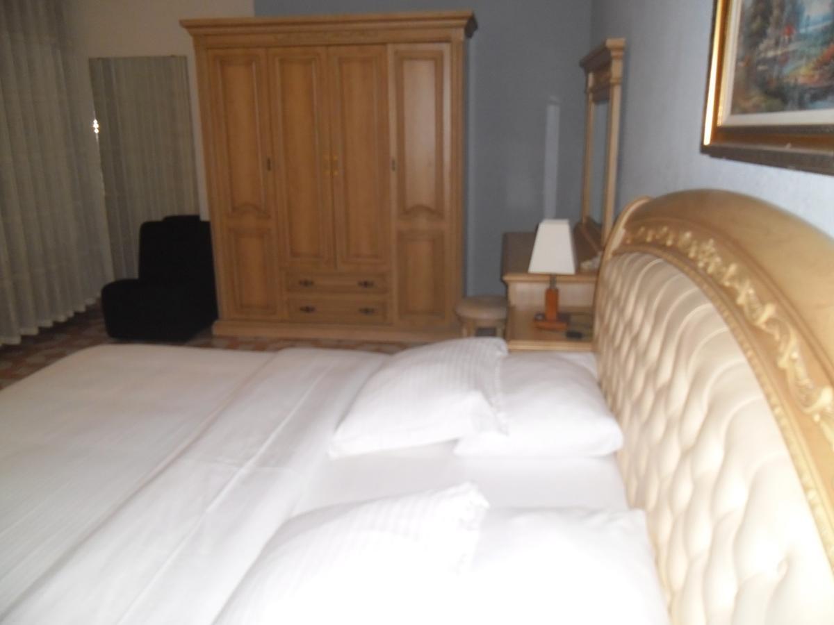 Hotel Vivi Palace Matadi Экстерьер фото