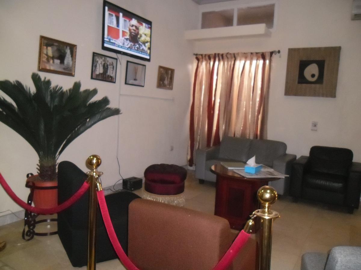Hotel Vivi Palace Matadi Экстерьер фото